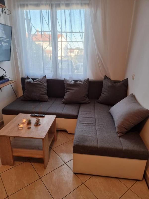 Apartmani Petra PUY Exterior foto