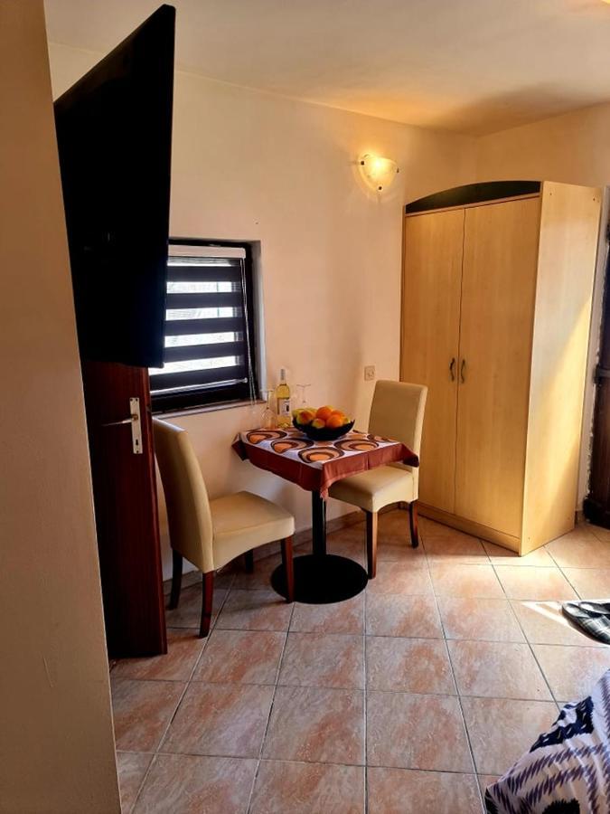 Apartmani Petra PUY Exterior foto